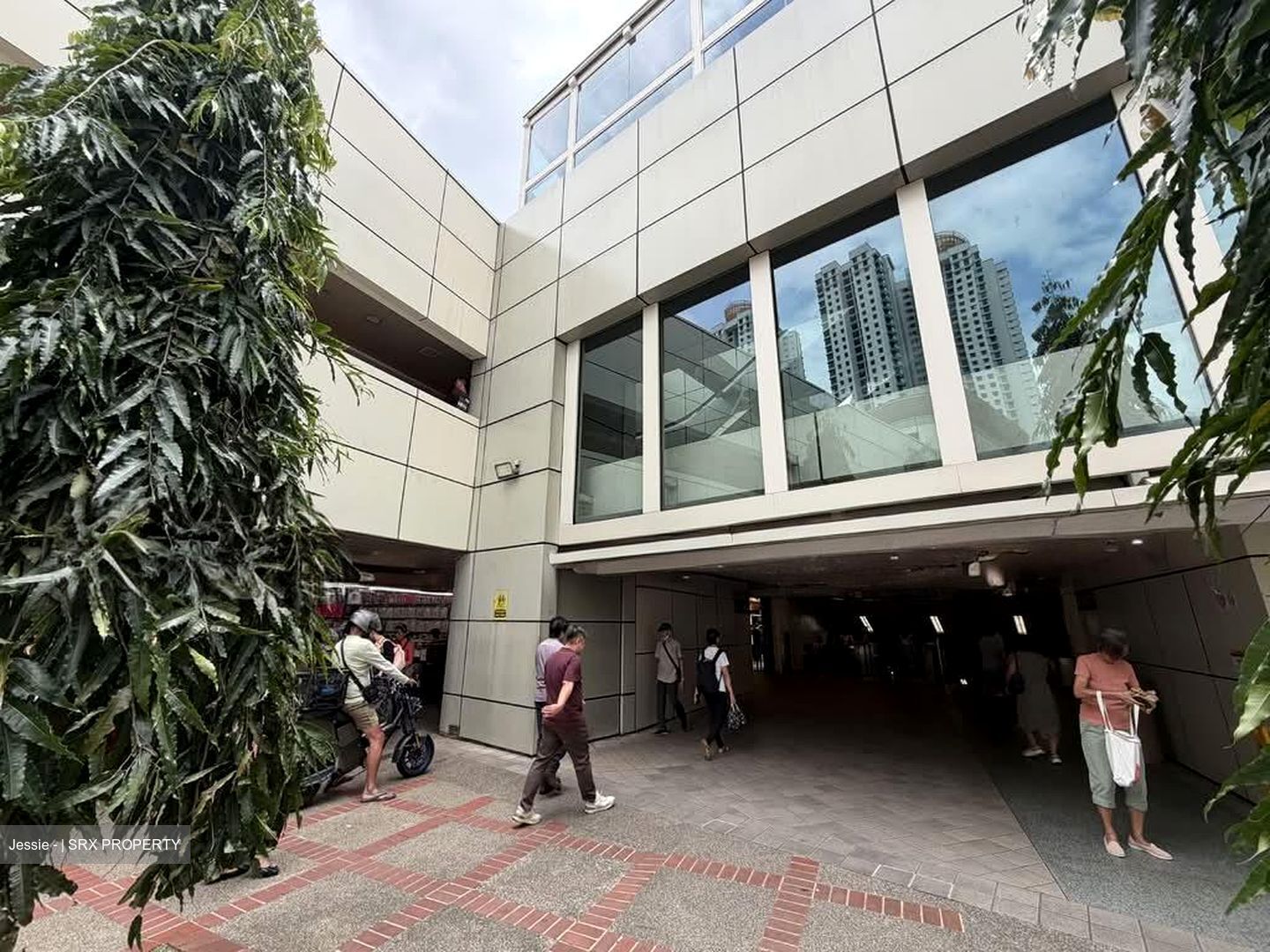 Hdb Hub (D12), Shop House #579071171
